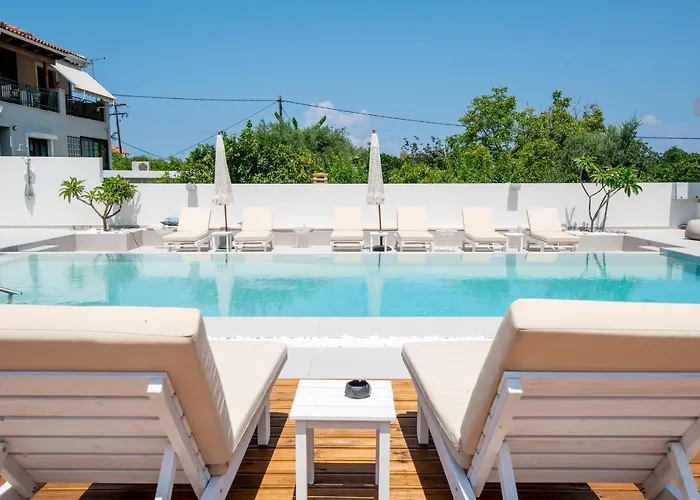 Ennea Suites-Flame Suite